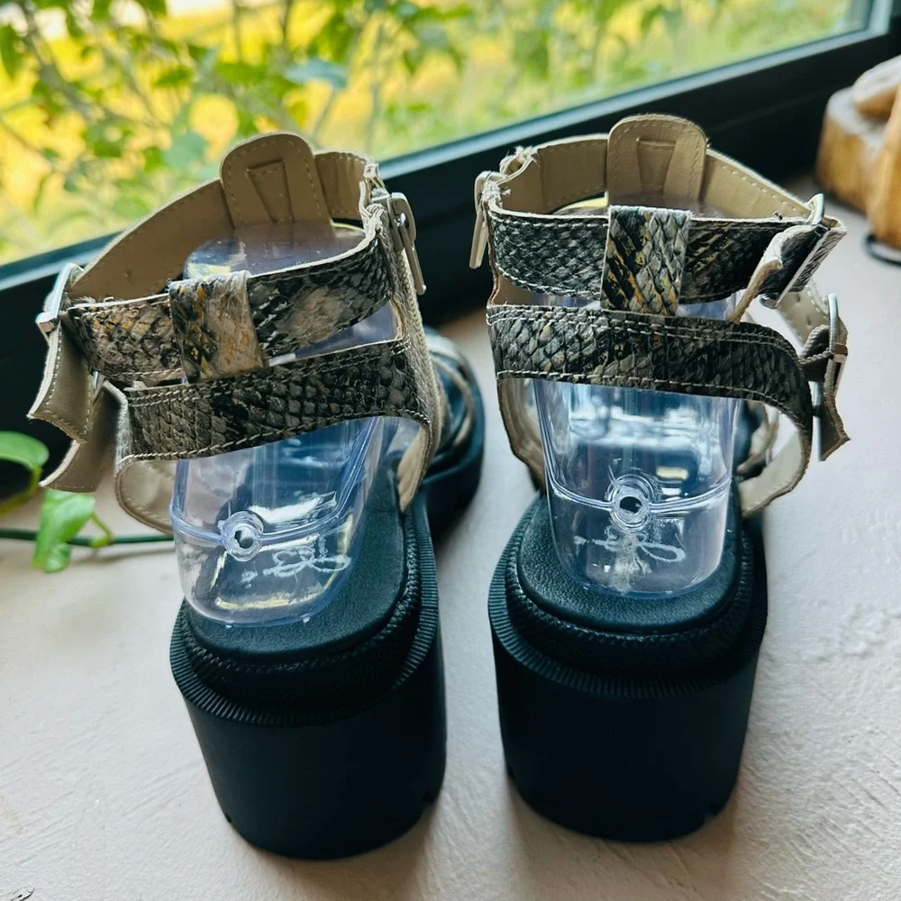 Jelly Pop Remy Snakeskin Gladiator Platform Chunky Sandals Size 8.5